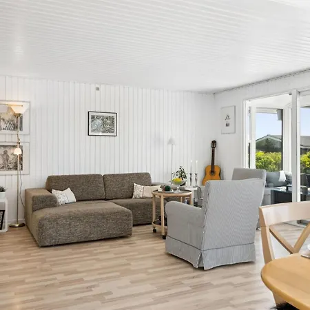 Manfred - 250m From The Sea By Interhome * Rønde