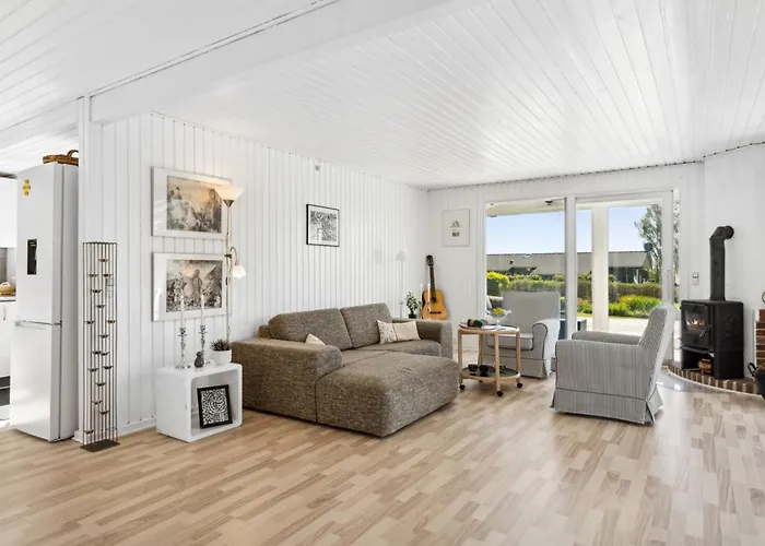 Manfred - 250m From The Sea By Interhome
